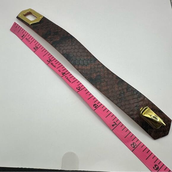 Vince Camuto Bracelet Snakeskin Gold Turnkey Clasp Punk Steampunk Retro - Picture 9 of 14